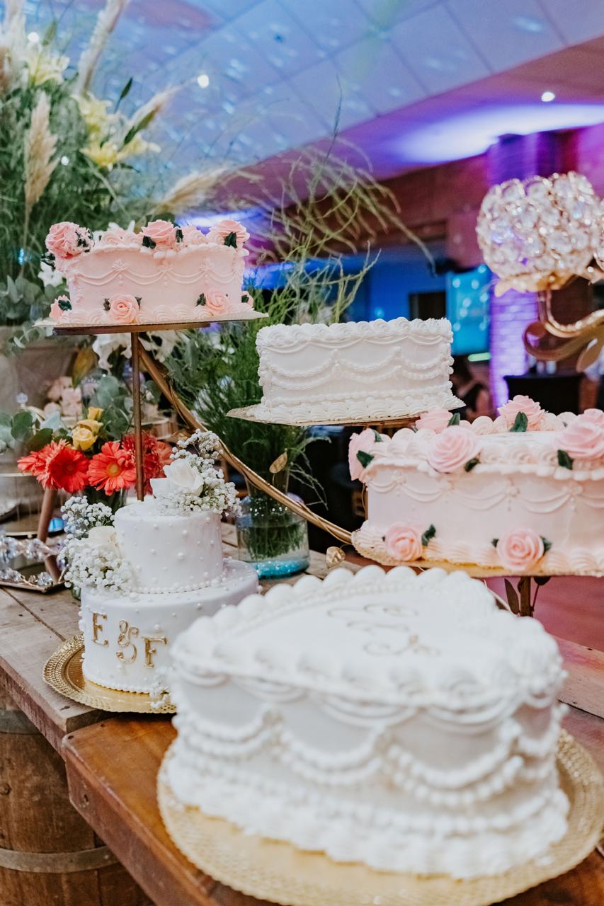 Mesa con flores